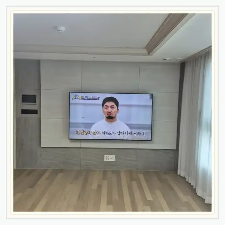 벽걸이TV 거치대 참고 사진 · 문정역마에스트로 설치 조건