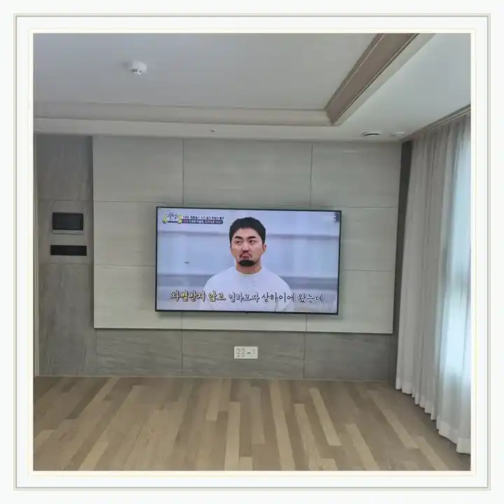 벽걸이TV 거치대 참고 사진 · 조양휴캐슬 설치 조건